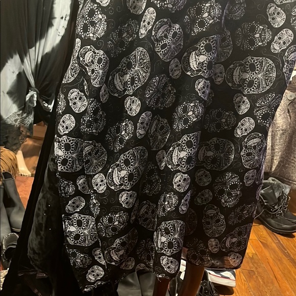 Express Black and White Skull Scarf - Picture 2 of 5